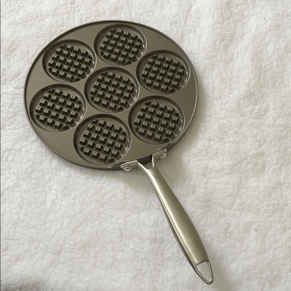 EUC Nordic Ware mini waffle griddle​​​​​​​​​​​​​​